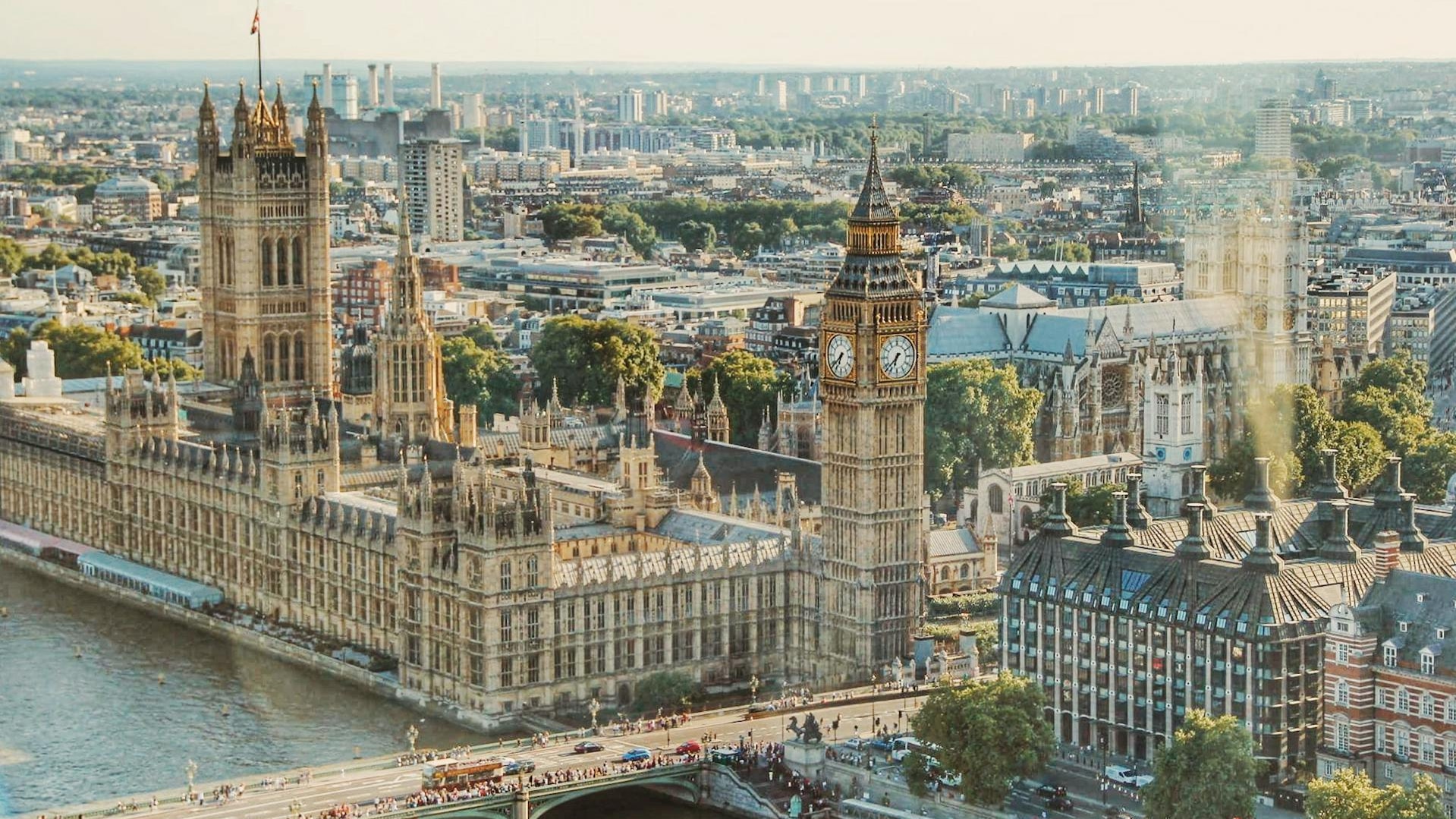 payroll-taxes-united-kingdom-featured